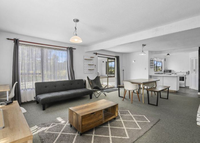 at 2073 Takaka-Collingwood Highway, Collingwood