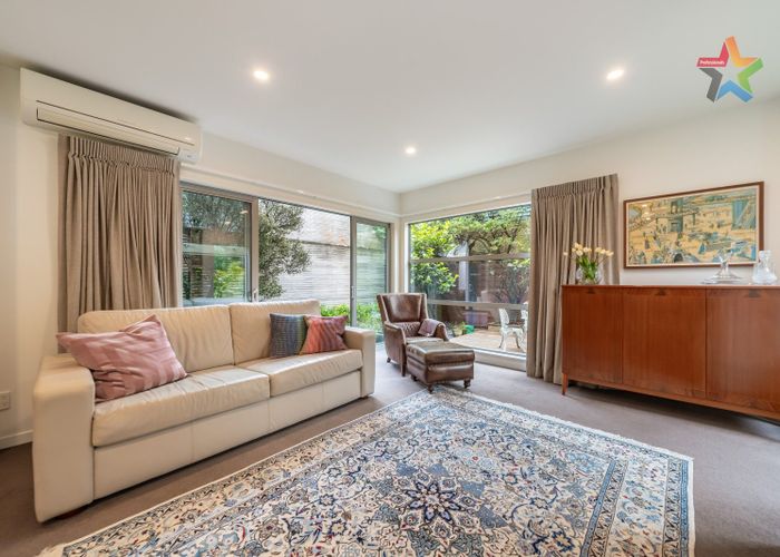  at 2 Tiketike Way, Brooklyn, Wellington