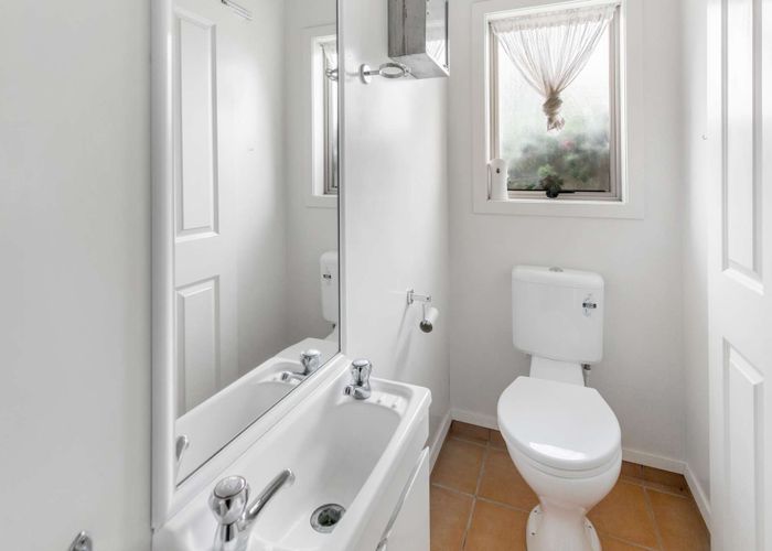  at 19 Catalina Drive, Melville, Hamilton