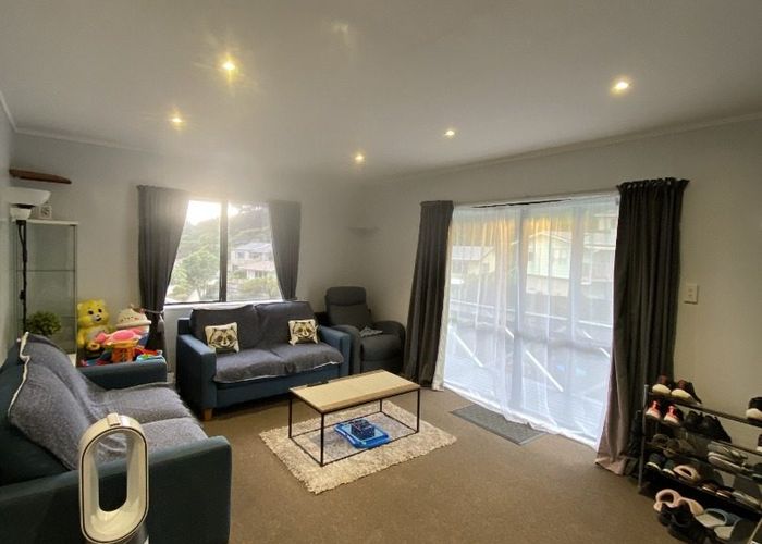  at 33 Omapere Street, Whitby, Porirua, Wellington
