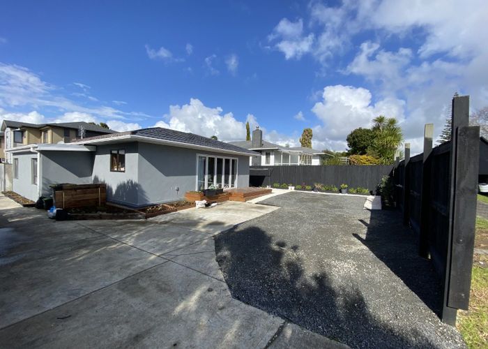  at 14 Evans Road, Weymouth, Manukau City, Auckland