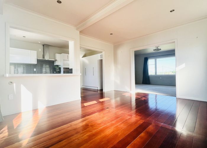  at 9 Winscombe Street, Belmont, North Shore City, Auckland