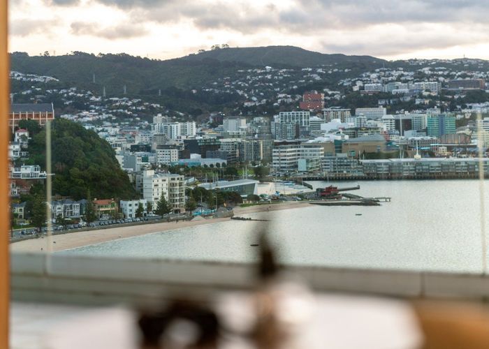  at 20 The Crescent, Roseneath, Wellington