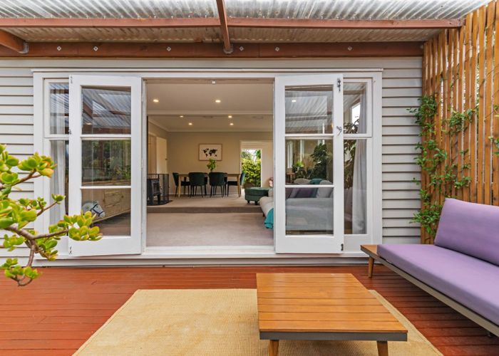  at 4B Lancaster Road, Beach Haven, Auckland