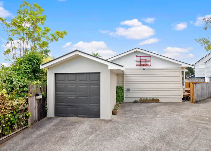  at 1/27 Challinor Street, Pakuranga, Auckland