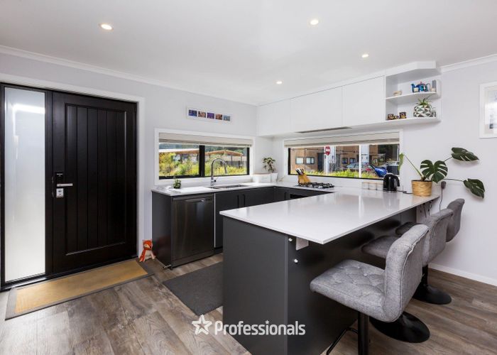  at 24 Reakes Crescent, Wallaceville, Upper Hutt