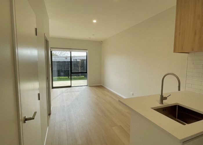  at 7/13 Thomas Road, Mangere, Manukau City, Auckland