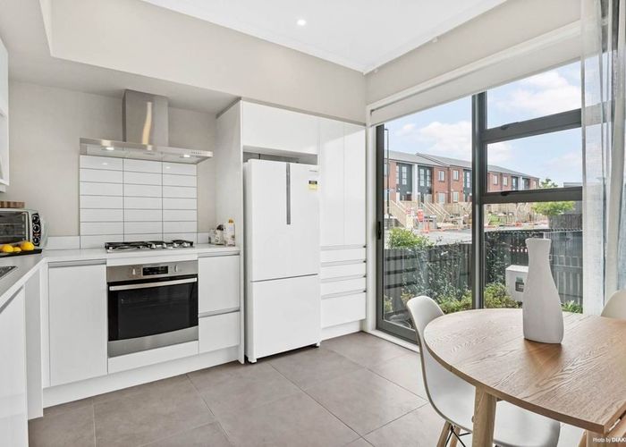  at 30 Kauri Amber Road, Westgate, Waitakere City, Auckland