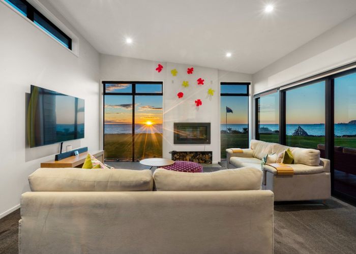  at 10 Mer Place, Bay View, Napier
