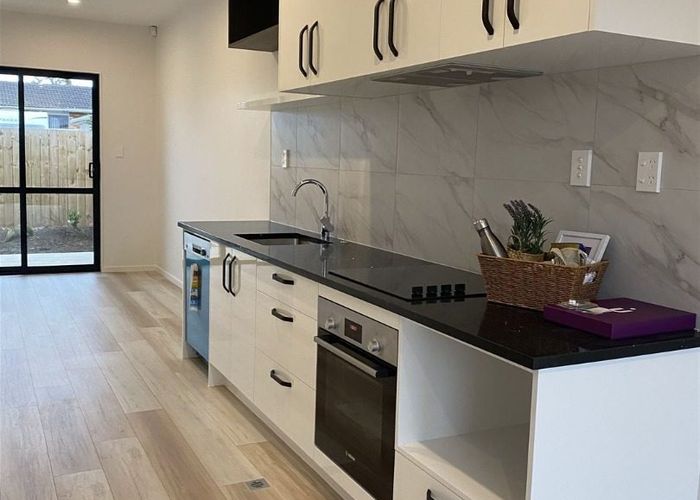  at 10/148 Lincoln Road, Henderson, Waitakere City, Auckland