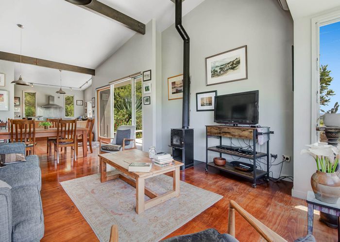 For sale 56a Kaipara Coast Highway, Helensville, Rodney, Auckland