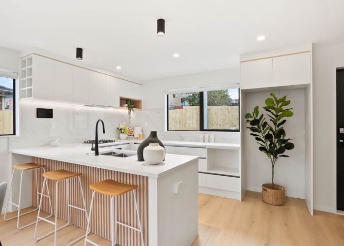  at 8A Ayrton Street, Te Atatu South, Waitakere City, Auckland