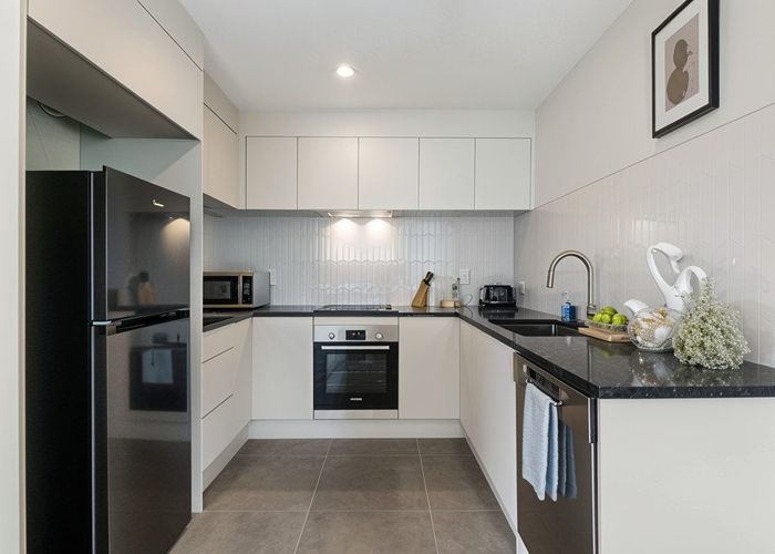  at 2/49 Northboro Road, Belmont, North Shore City, Auckland