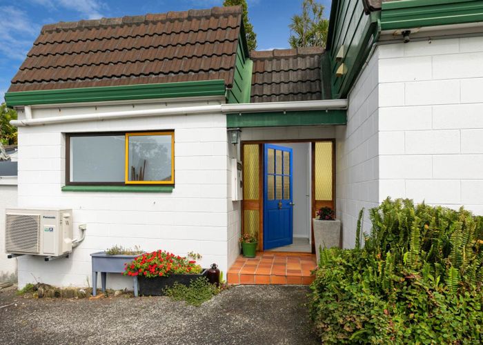  at 1/64 Carlisle Road, Browns Bay, North Shore City, Auckland