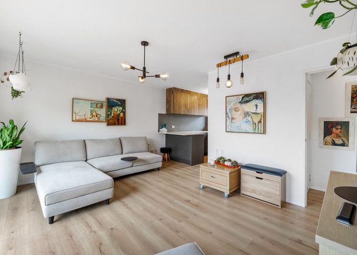  at 2/1 Forsythe Place, Massey, Waitakere City, Auckland