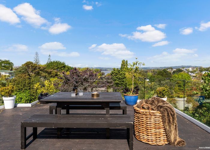  at 9 Fenton Terrace, Cockle Bay, Auckland