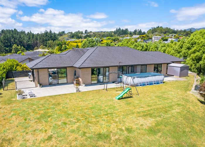  at 6 Jade Crescent, Timberlea, Upper Hutt