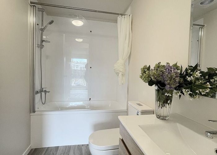  at 1/338 Royal Road, Massey, Waitakere City, Auckland