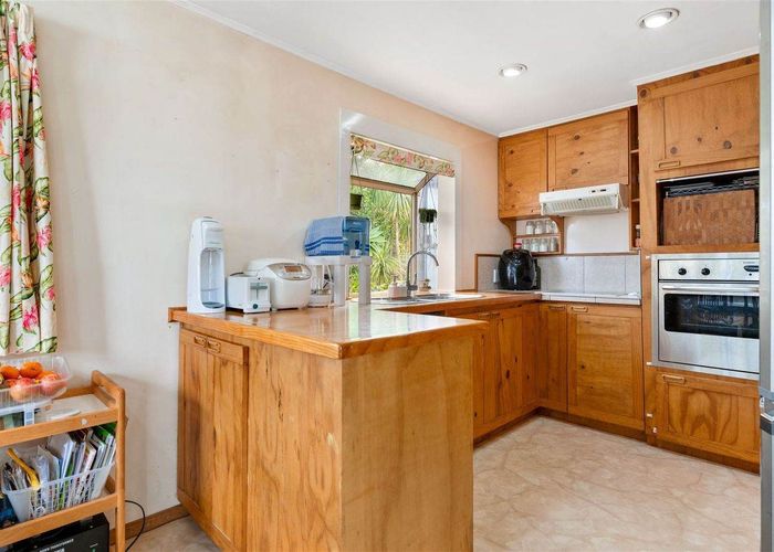  at 15 Sunline Avenue, Massey, Waitakere City, Auckland