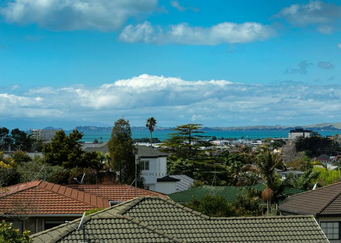  at 47 Forrest Hill Road, Milford, North Shore City, Auckland