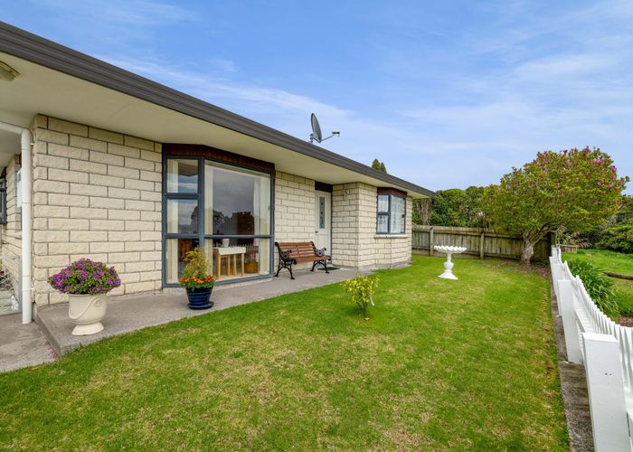  at 2/11 Te Ngaere Place, Merrilands, New Plymouth, Taranaki