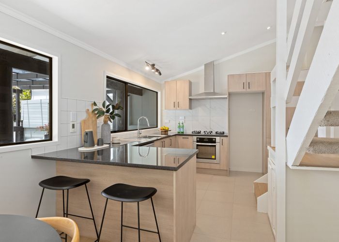  at 2/31 King Richard Place, Browns Bay, Auckland