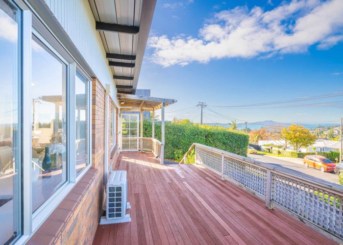  at 1/17 Jellicoe Road, Murrays Bay, North Shore City, Auckland