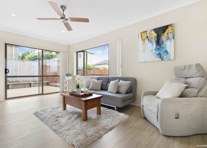  at 25 Chateau Rise, Flat Bush, Auckland