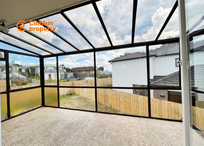  at 2 Crystal Ave, Glendene, Waitakere City, Auckland