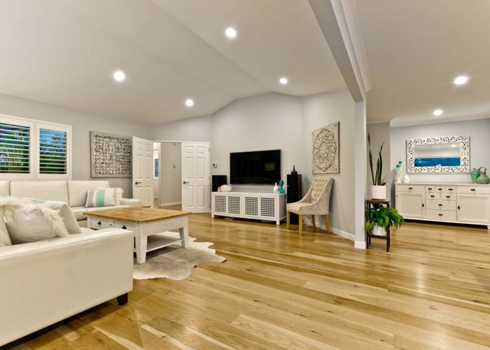  at 35 Schopolo Place, Schnapper Rock, Auckland