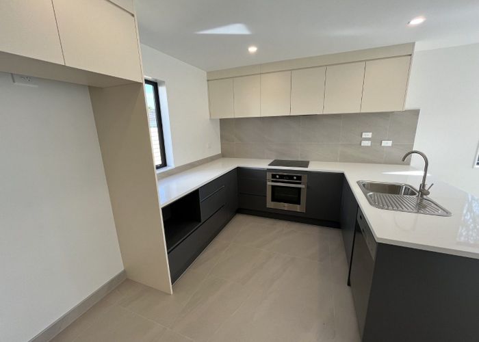  at 8/25 Manse Road, Pahurehure, Papakura