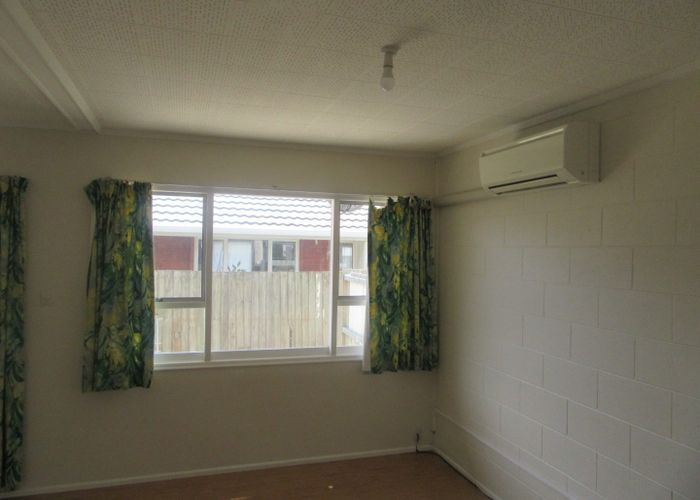  at 4/49 Picton Avenue, Riccarton, Christchurch City, Canterbury
