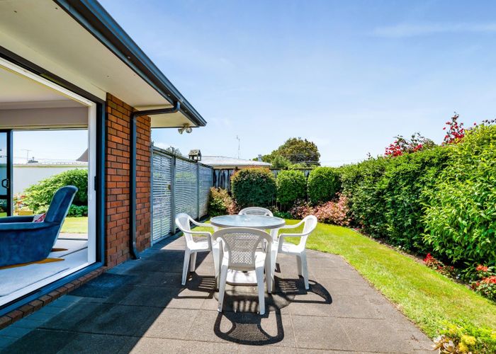  at 6 Kellyville Heights, Merrilands, New Plymouth