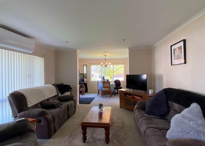  at 15 Thornbury Crescent, East Tamaki Heights, Auckland