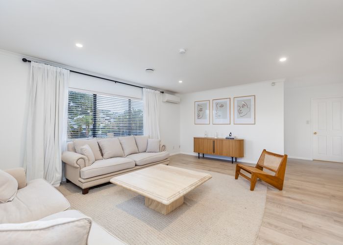  at 27 Donald Street, Stanmore Bay, Whangaparaoa