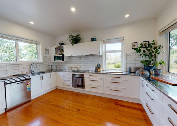  at 2 Hackett Street, Whanganui East, Whanganui