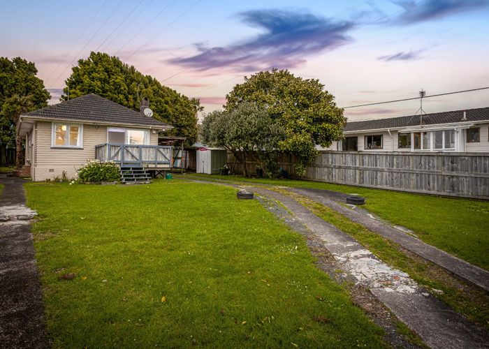 at 15 Paton Avenue, Te Atatu South, Auckland