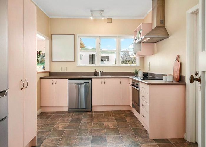  at 9 Kawau Road, Greenlane, Auckland City, Auckland