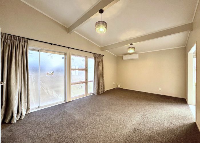  at 1 Beaudine Avenue, Glenfield, North Shore City, Auckland