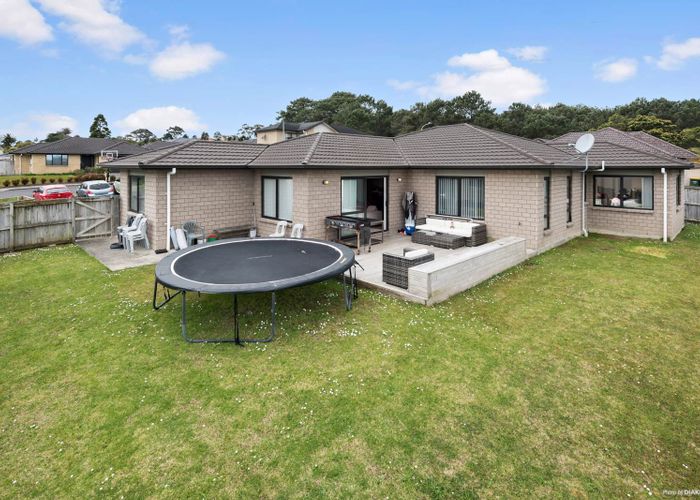  at 101 Rangeview Road, Sunnyvale, Auckland