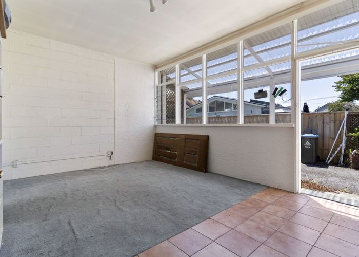  at 2/9 August Place, Greenlane, Auckland