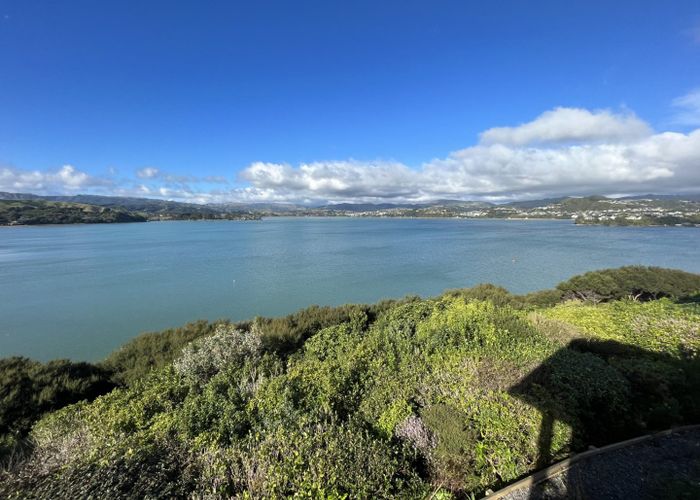  at 33 Pendennis Point, Camborne, Porirua