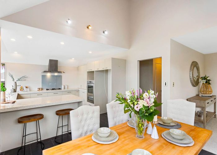  at 2/4 Prospect Terrace, Milford, Auckland
