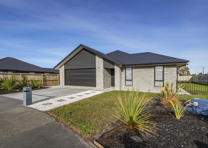  at 24 Cherry Avenue, Darfield, Darfield