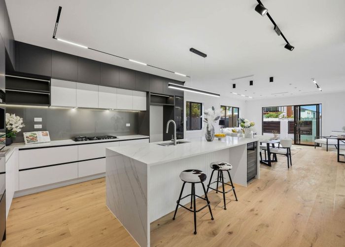  at 6A Gulf Crest, Bucklands Beach, Manukau City, Auckland