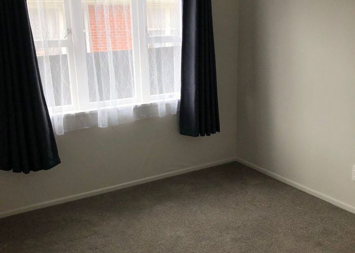  at 12 Albert Road, Kelston, Waitakere City, Auckland