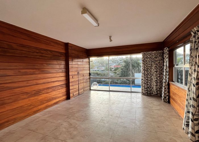  at 8 Ponui Place, Mairangi Bay, North Shore City, Auckland