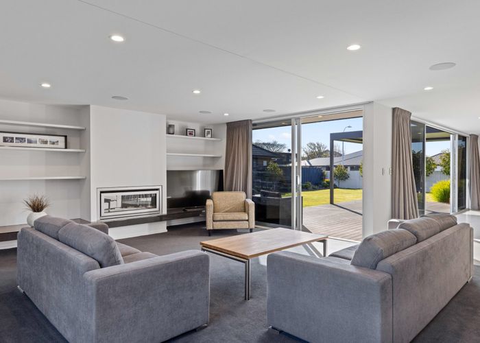  at 11 Saint Pauls Place, Burwood, Christchurch City, Canterbury