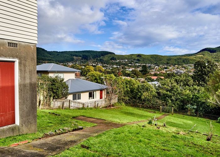  at 22 Taylor Terrace, Tawa, Wellington