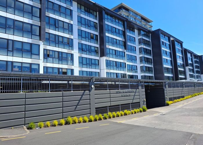  at 1W/16 Burton Street, Grafton, Auckland